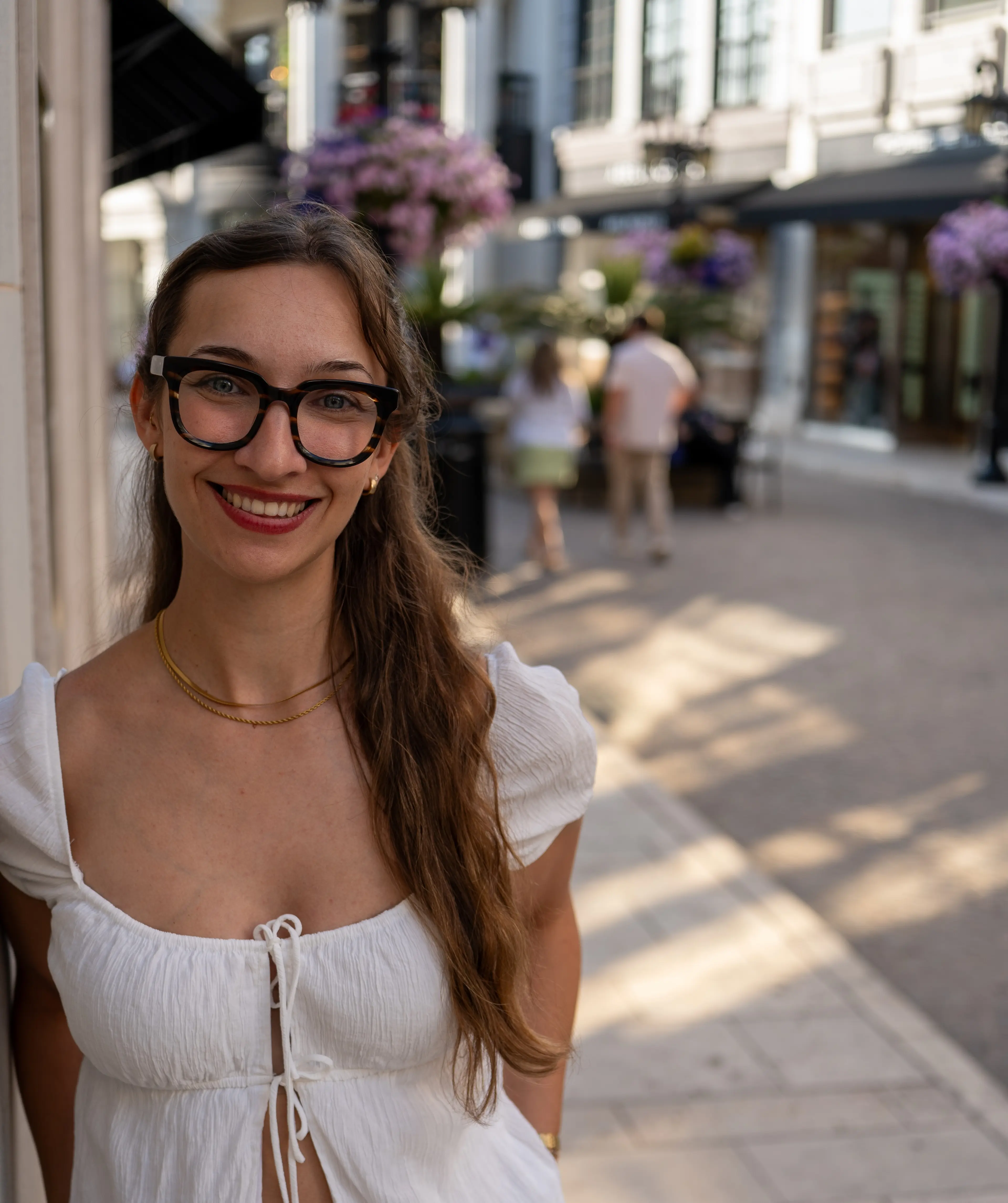 Lena Maria Herrmann in shopping street